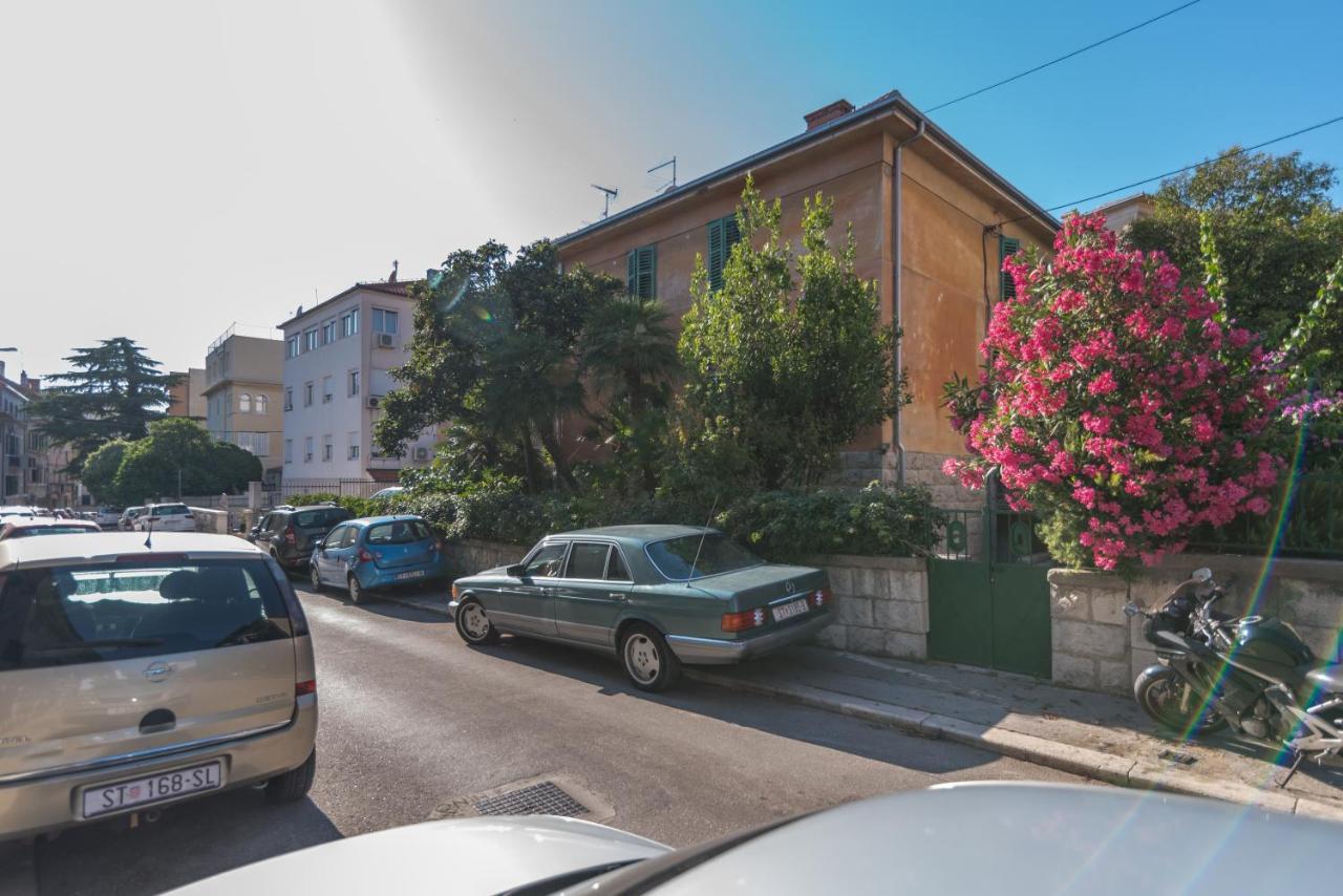 Palm Garden Apartment In Center With Big Terrace Split Buitenkant foto